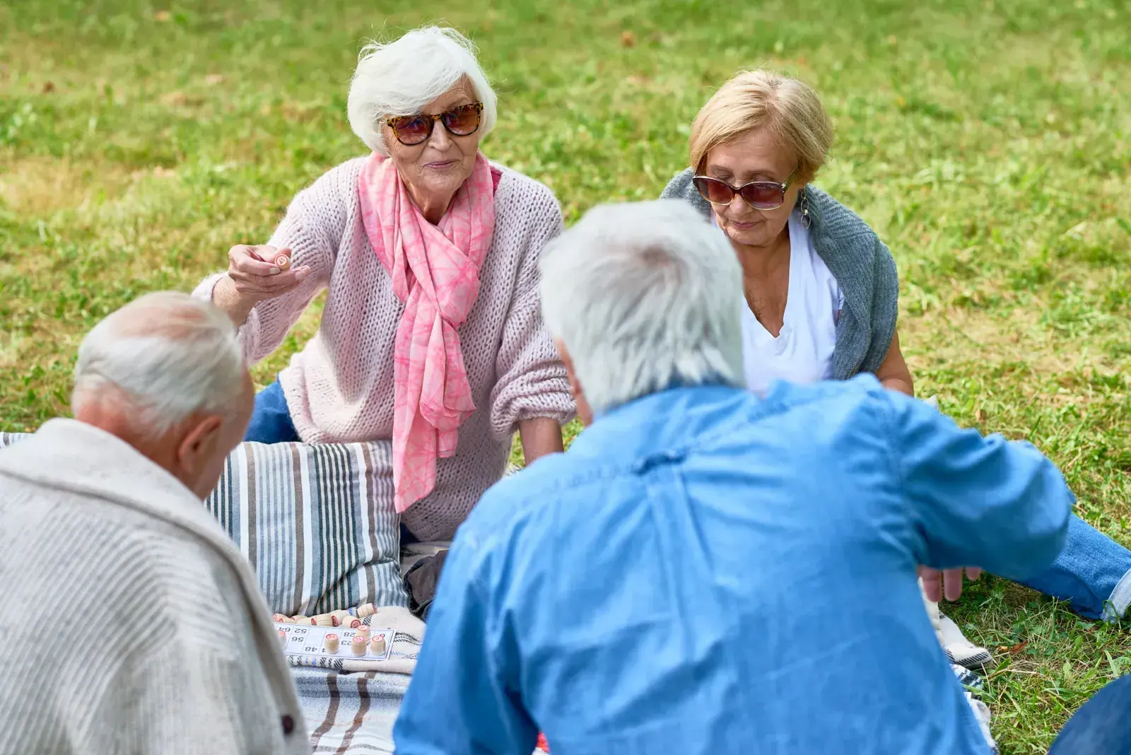 פעילות חברתית קבוצתית מתוך חומרי Thaicare Senior Care